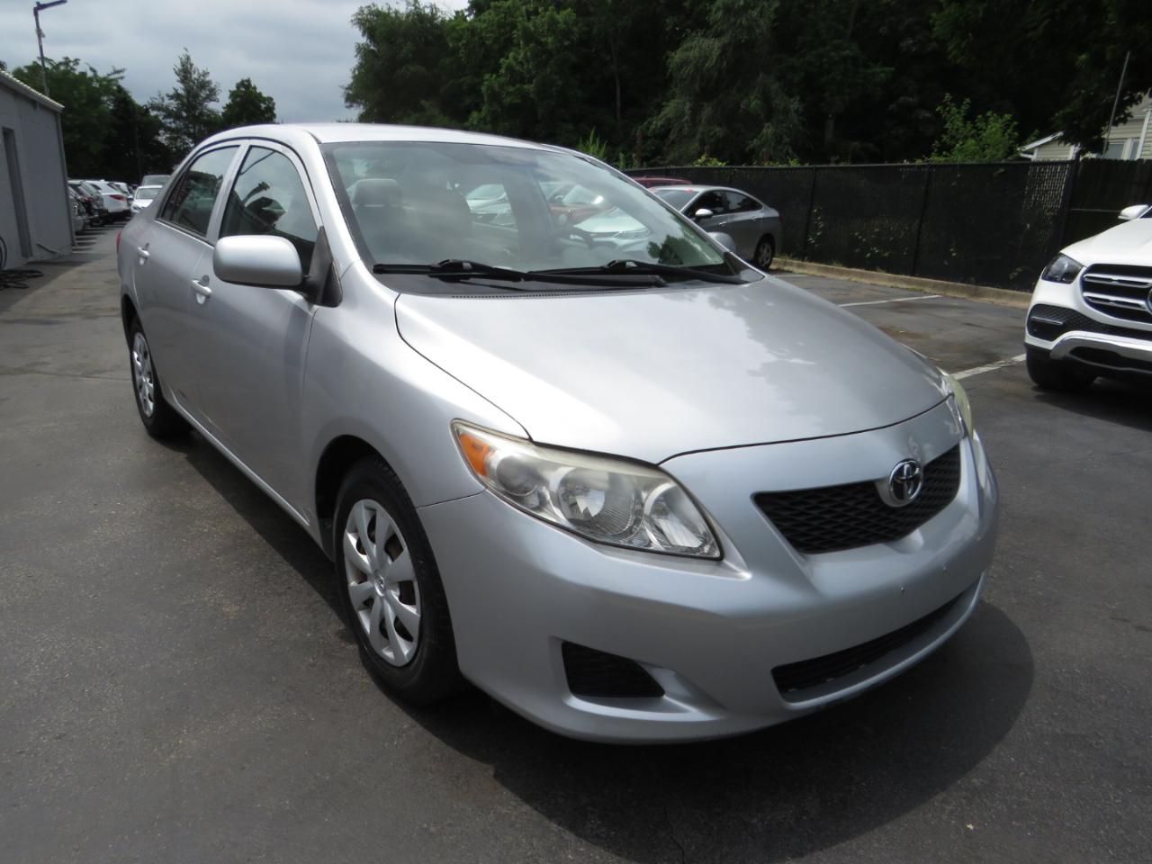 Toyota Corolla 4dr Sdn Man (Natl) 2009