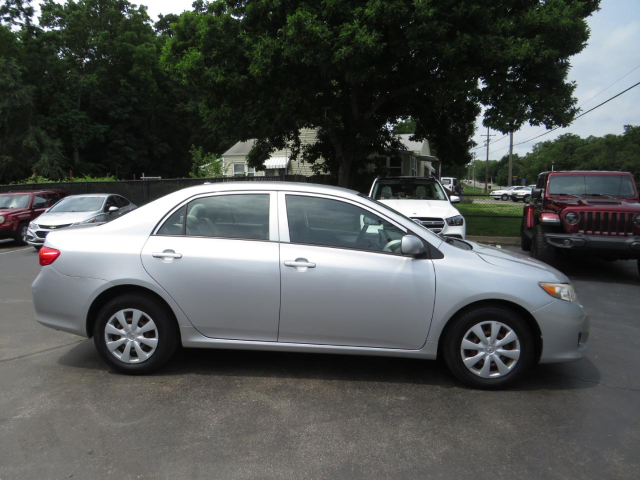 Toyota Corolla 4dr Sdn Man (Natl) 2009