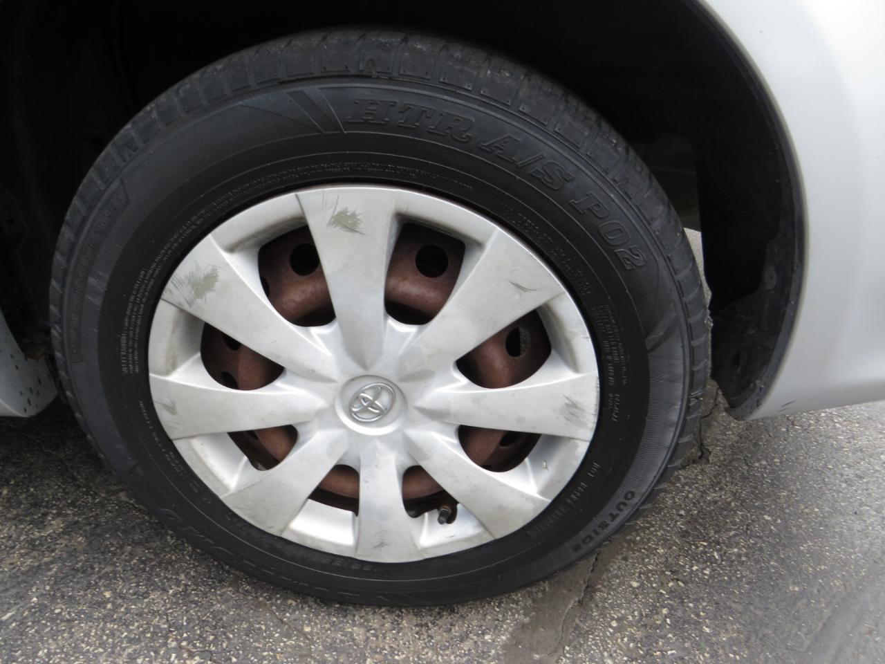 Toyota Corolla 4dr Sdn Man (Natl) 2009