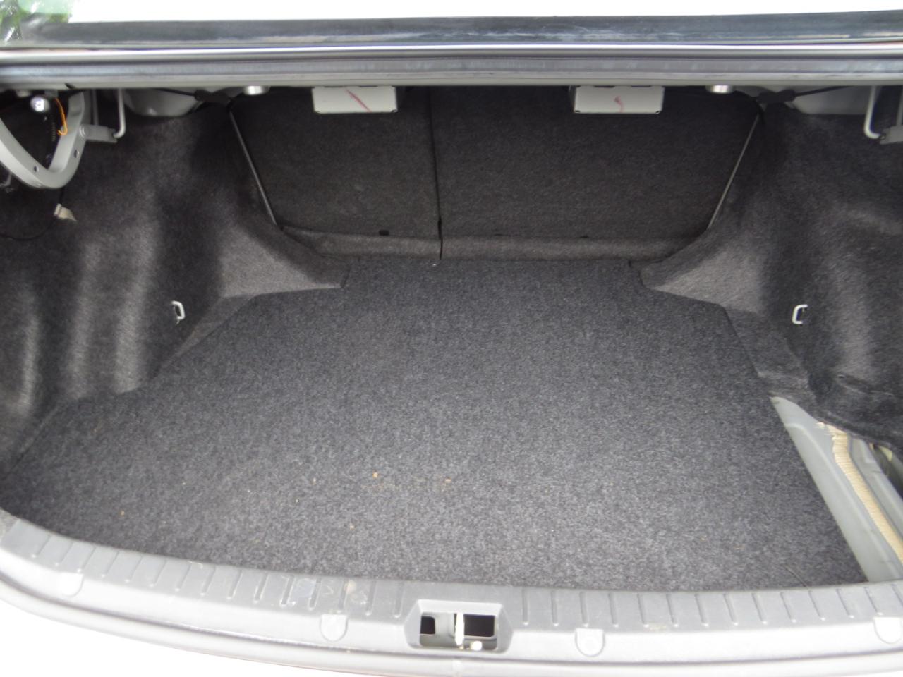 Toyota Corolla 4dr Sdn Man (Natl) 2009
