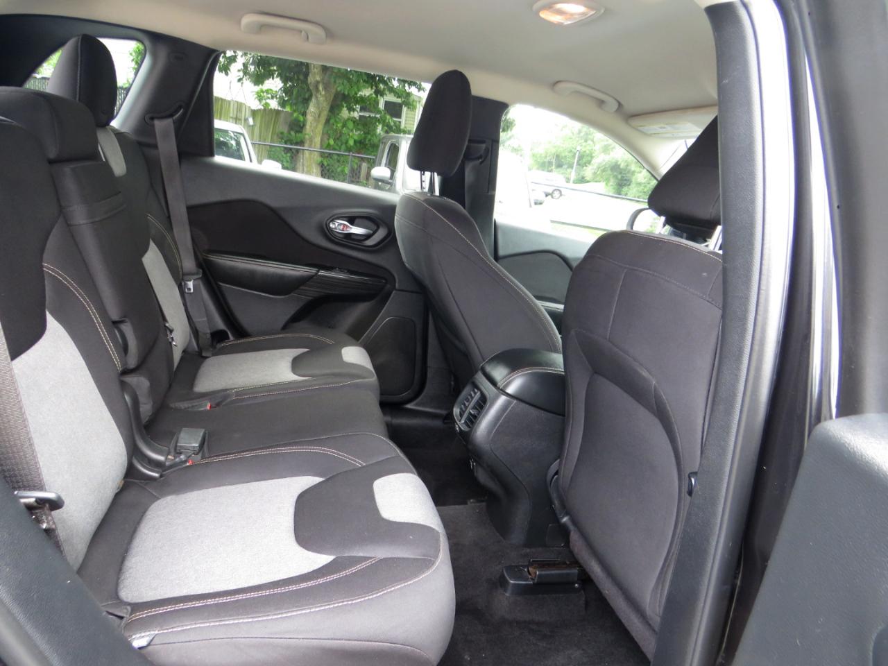 Jeep Cherokee 4WD 4dr Latitude 2014