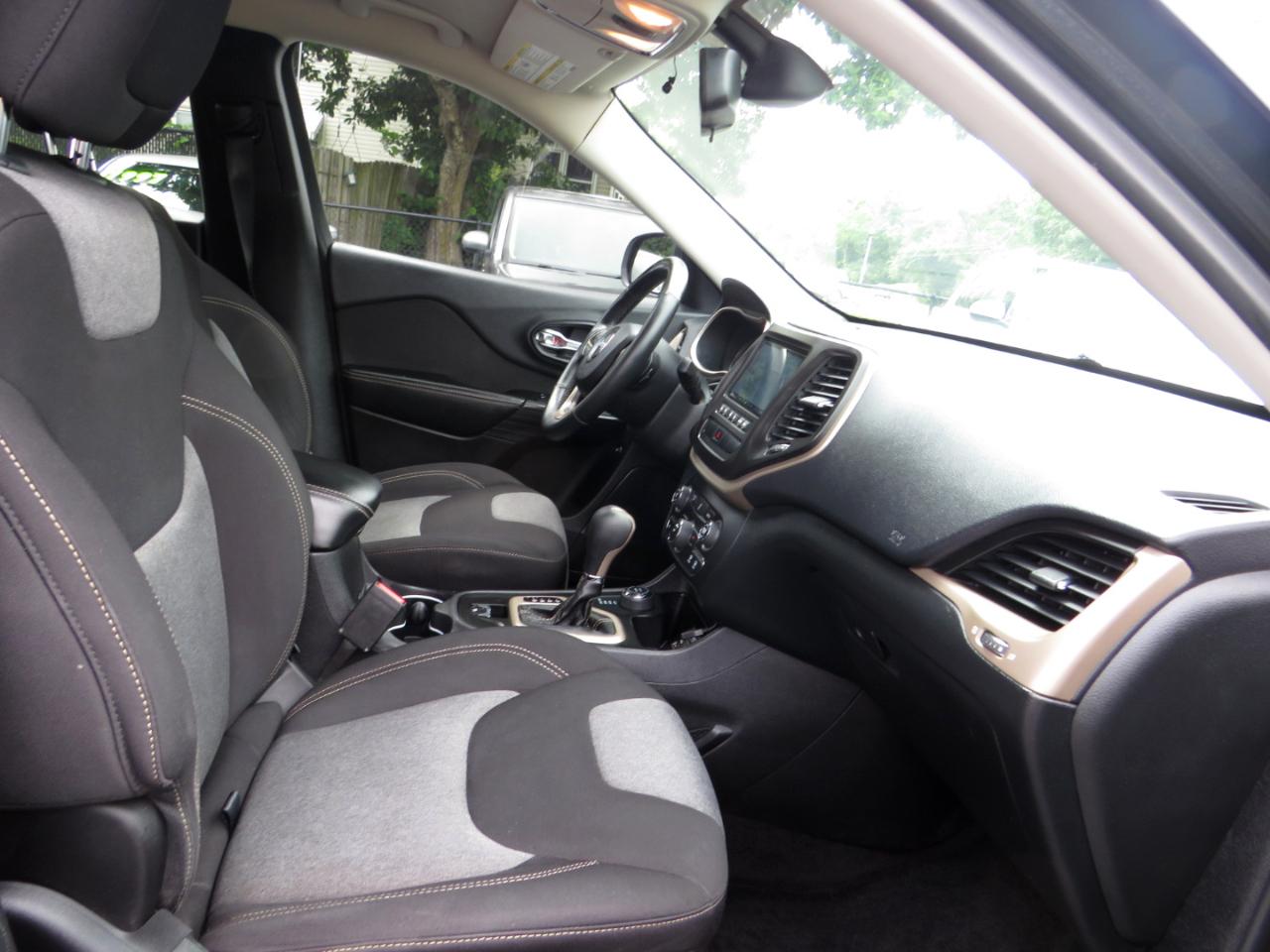 Jeep Cherokee 4WD 4dr Latitude 2014
