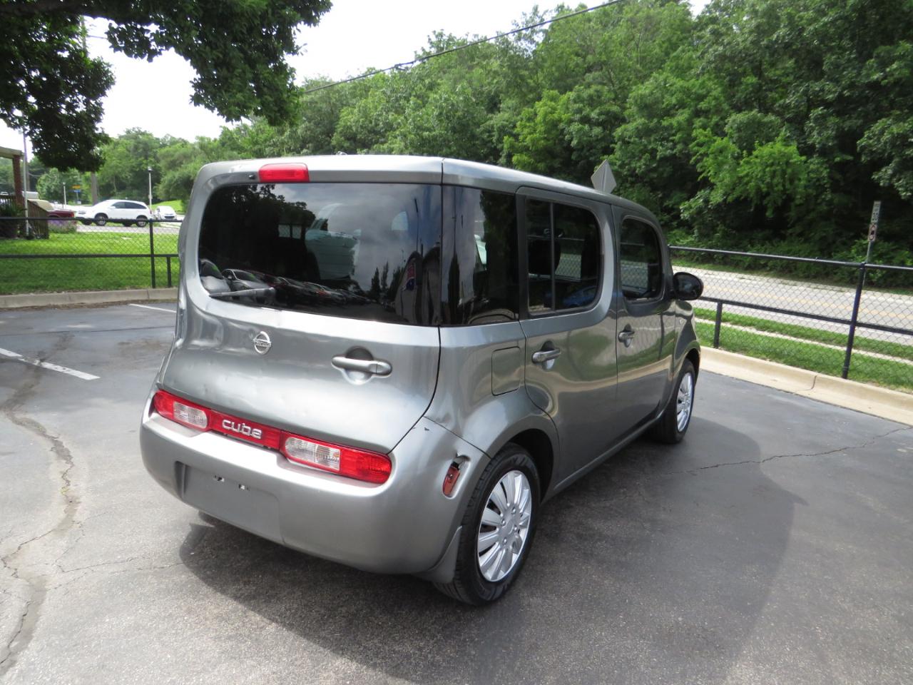Nissan Cube 5dr Wgn I4 CVT 1.8 S 2011