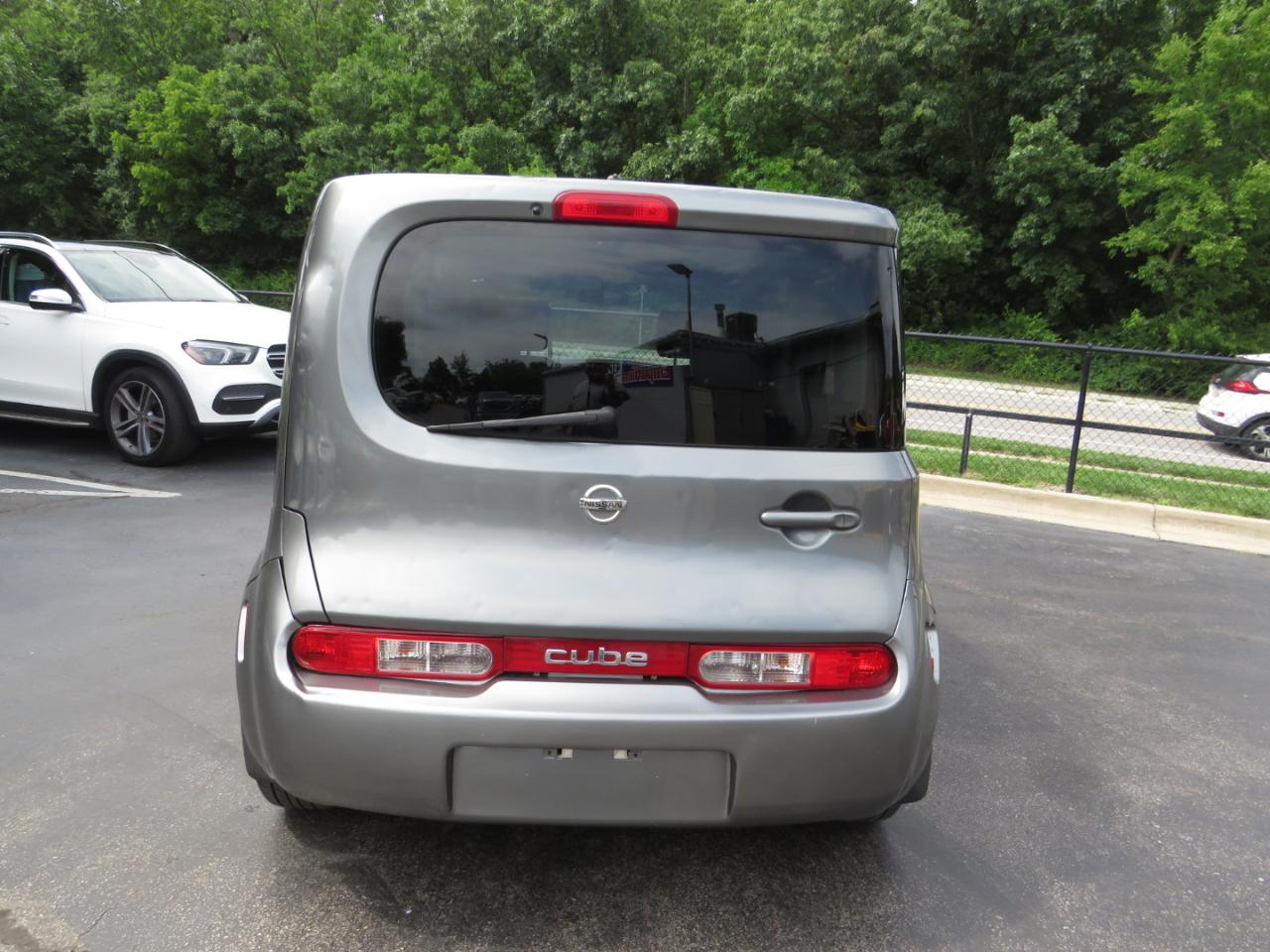 Nissan Cube 5dr Wgn I4 CVT 1.8 S 2011