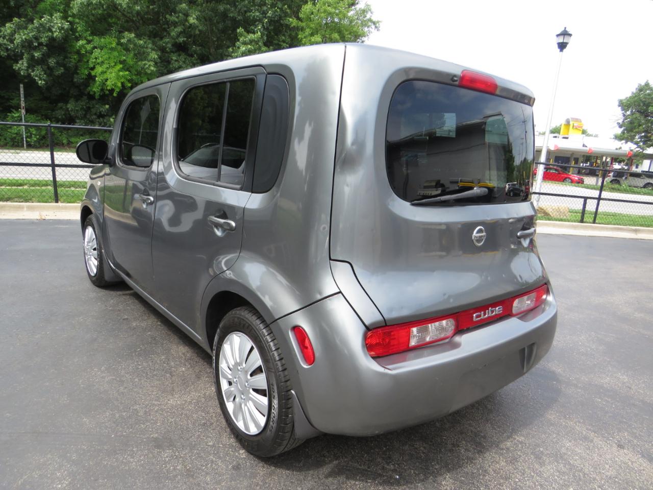 Nissan Cube 5dr Wgn I4 CVT 1.8 S 2011