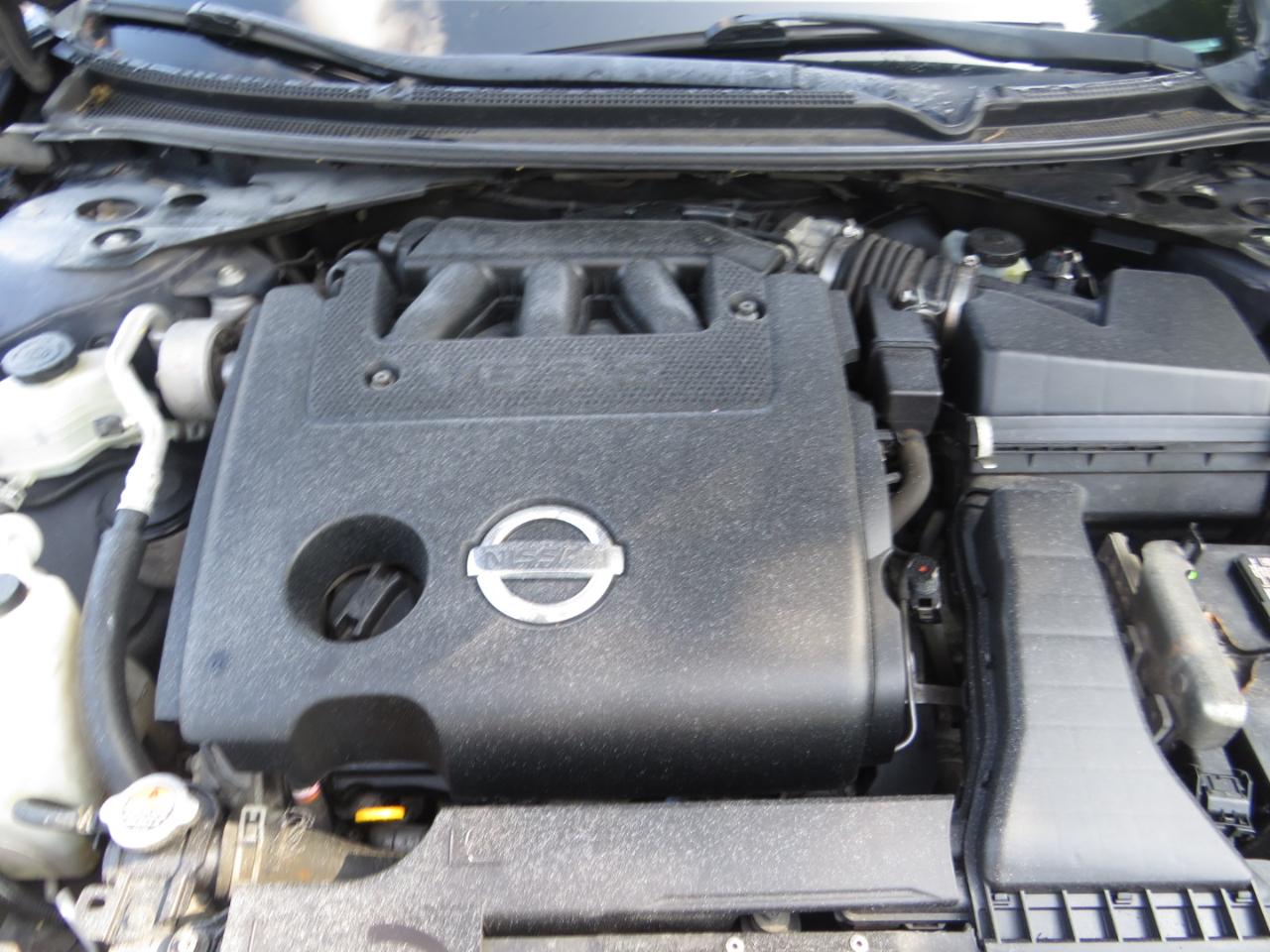 Nissan Altima 4dr Sdn V6 CVT 3.5 SR 2012