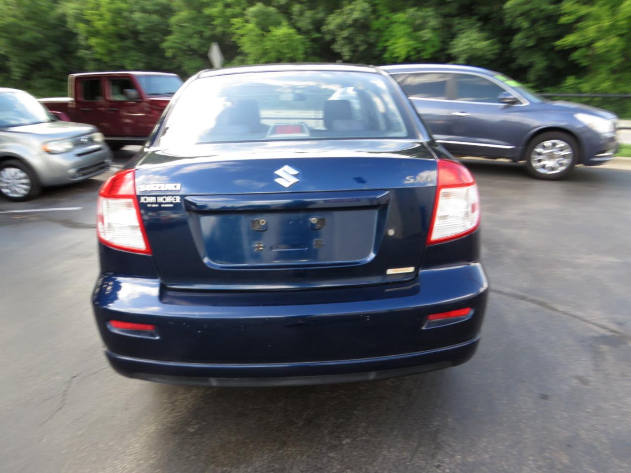 Suzuki SX4 4dr Sdn Man Sport FWD 2009