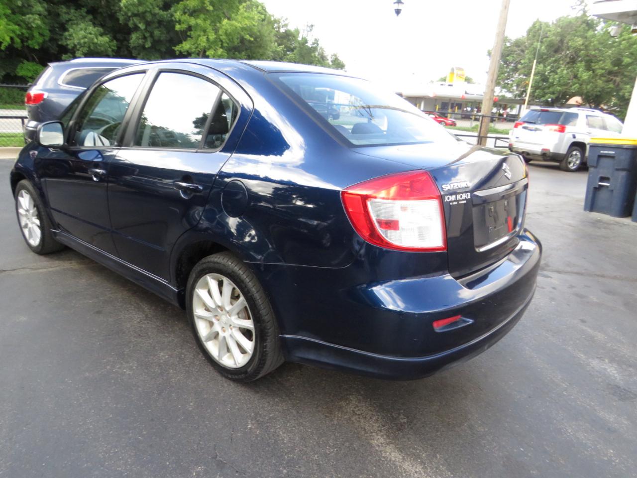 Suzuki SX4 4dr Sdn Man Sport FWD 2009
