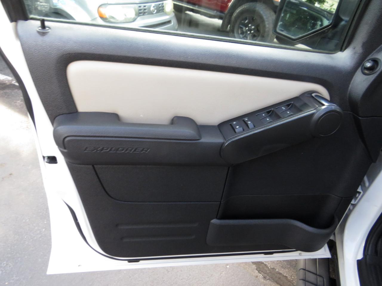 Ford Explorer Sport Trac 4WD 4dr V8 Limited 2008