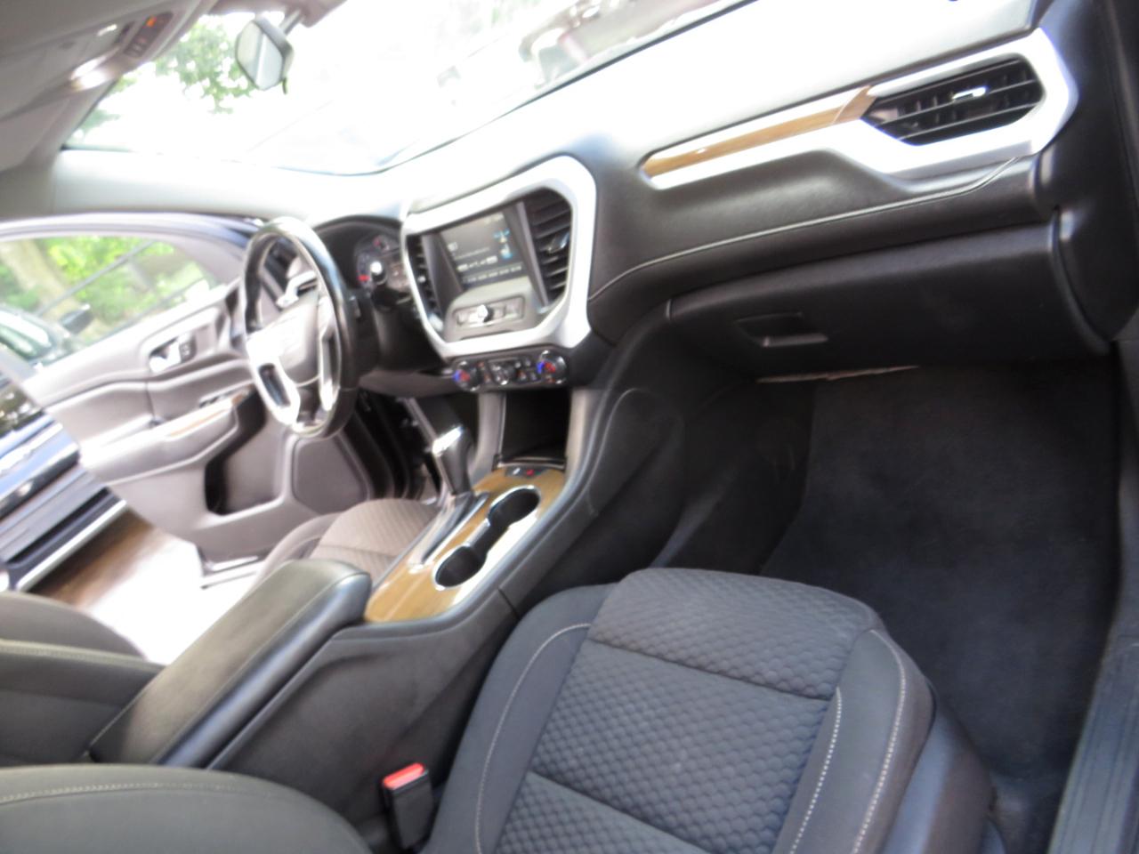 GMC Acadia FWD 4dr SLE w/SLE-1 2019