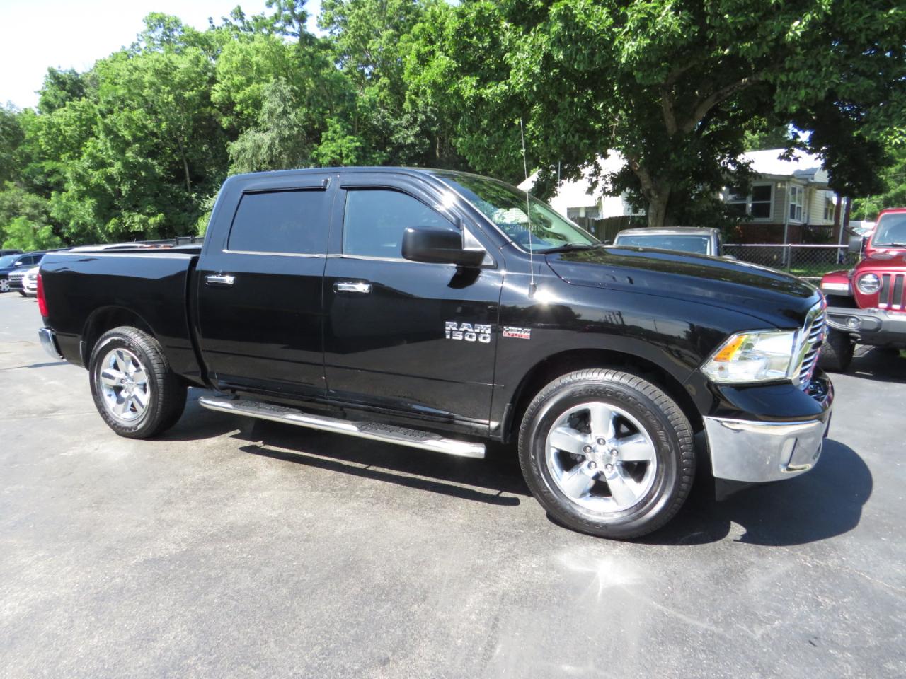 RAM 1500 4WD Crew Cab 140.5" Big Horn 2013