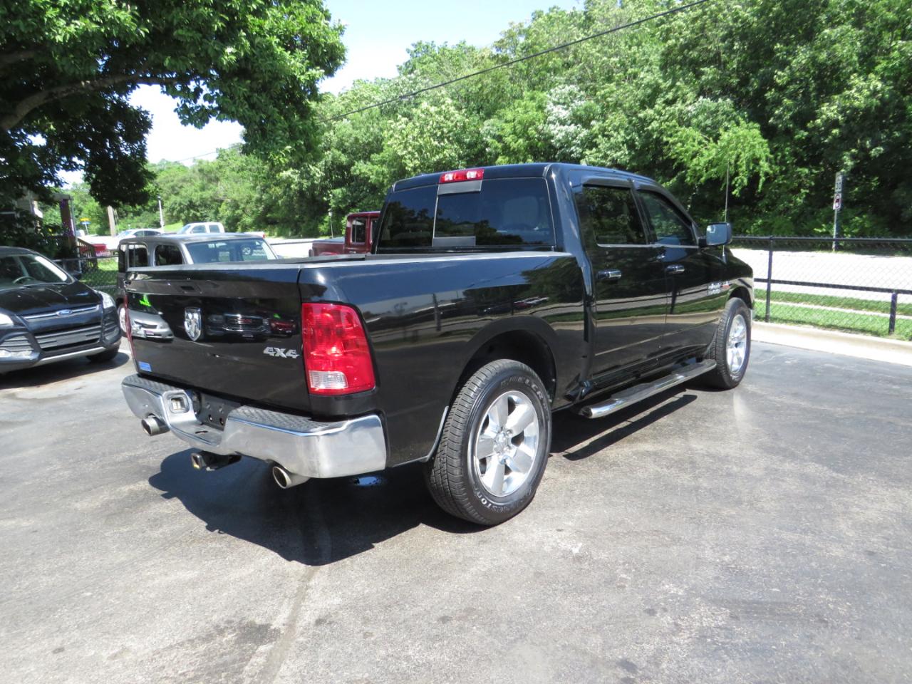 RAM 1500 4WD Crew Cab 140.5" Big Horn 2013