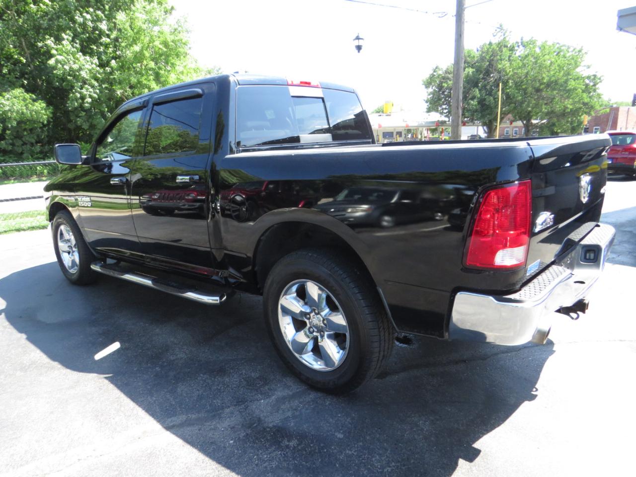 RAM 1500 4WD Crew Cab 140.5" Big Horn 2013