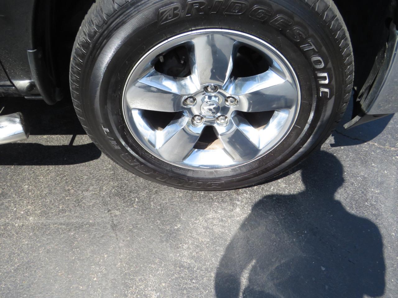 RAM 1500 4WD Crew Cab 140.5" Big Horn 2013