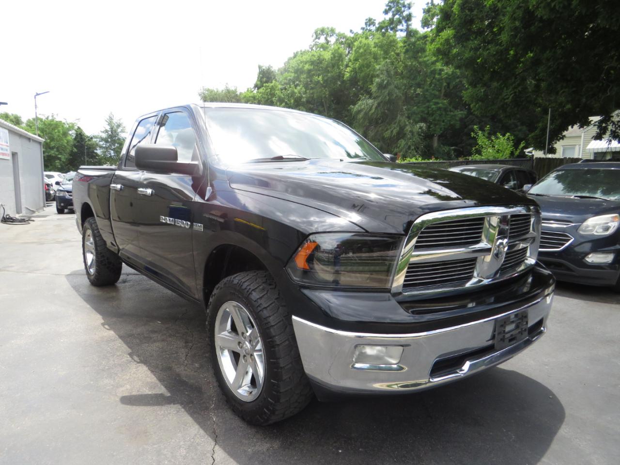 RAM 1500 4WD Quad Cab 140.5" Big Horn 2012