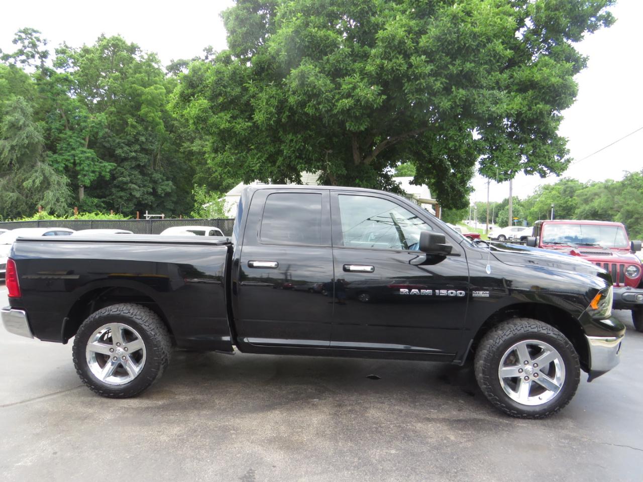 RAM 1500 4WD Quad Cab 140.5" Big Horn 2012