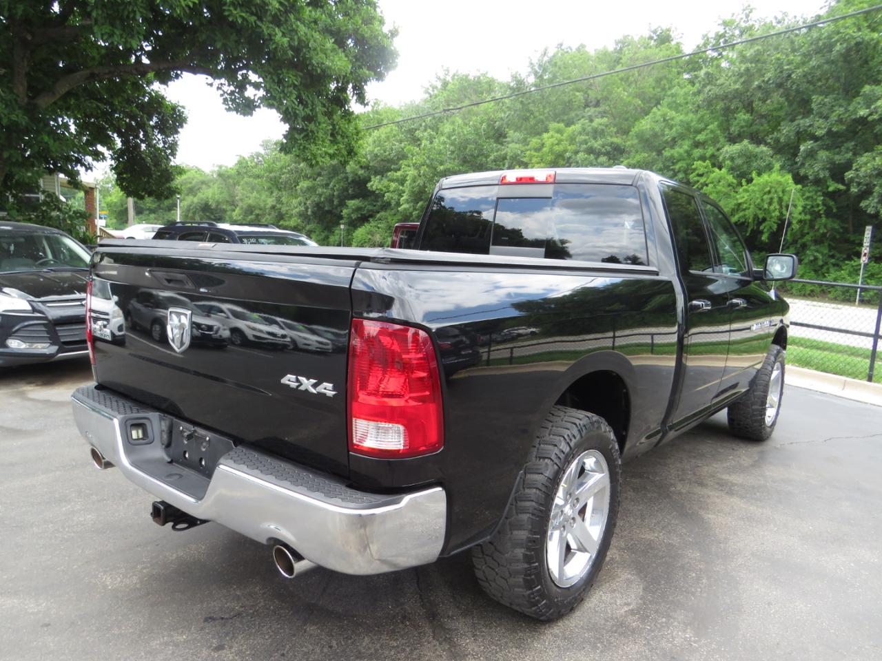 RAM 1500 4WD Quad Cab 140.5" Big Horn 2012