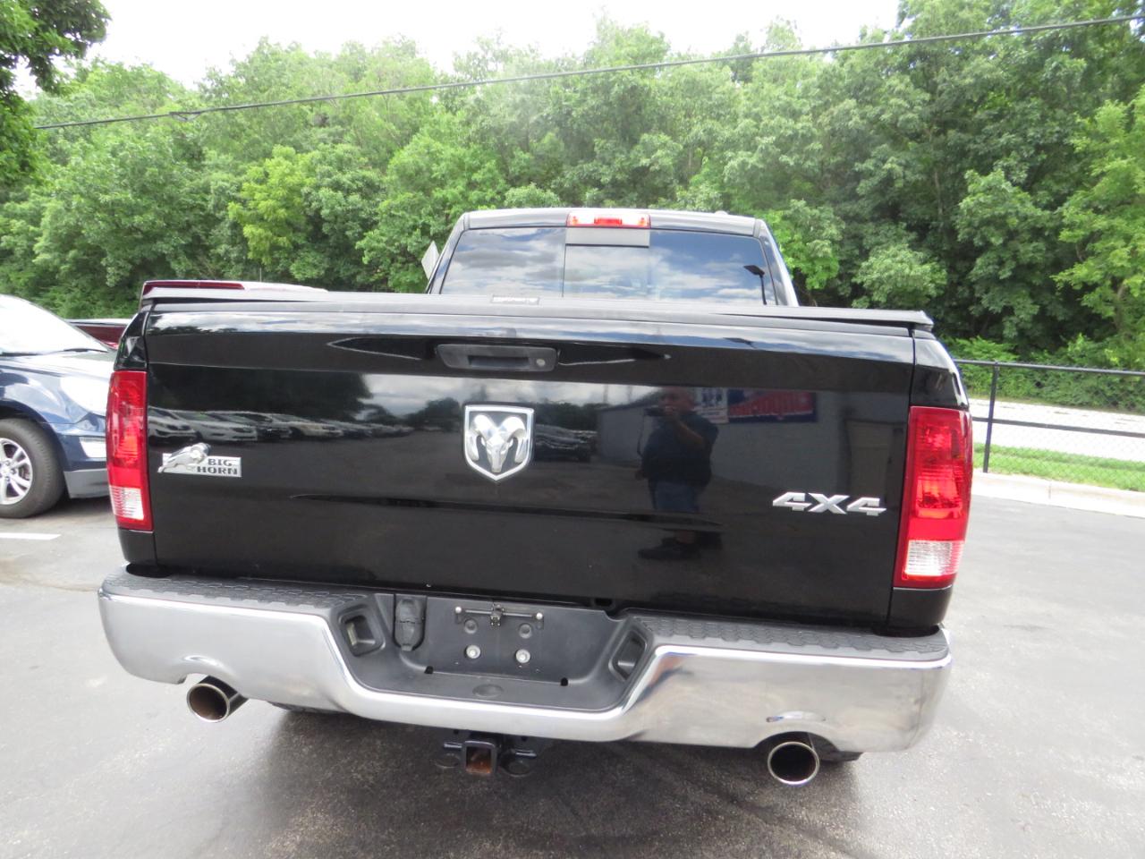 RAM 1500 4WD Quad Cab 140.5" Big Horn 2012