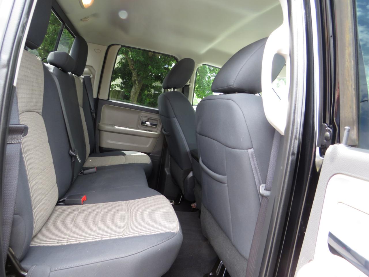 RAM 1500 4WD Quad Cab 140.5" Big Horn 2012