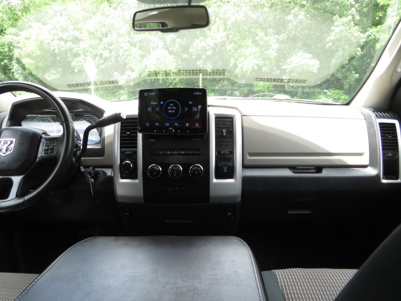 RAM 1500 4WD Quad Cab 140.5" Big Horn 2012