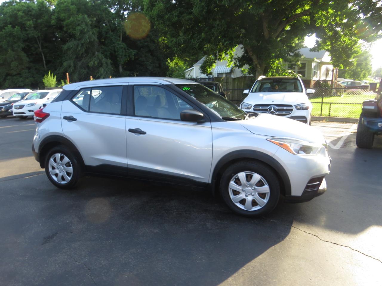 Nissan Kicks S FWD 2020