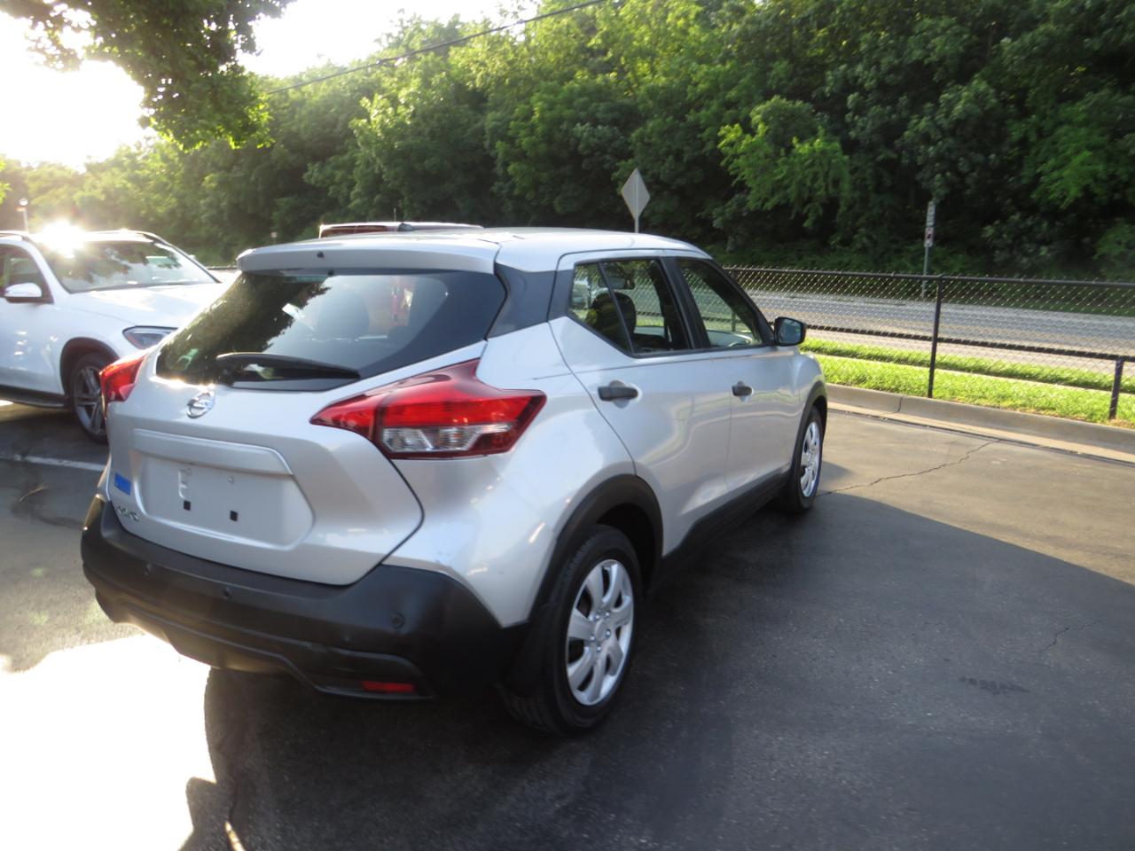 Nissan Kicks S FWD 2020
