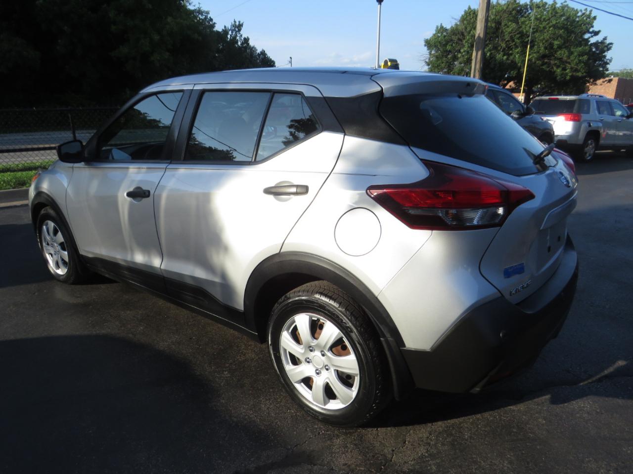 Nissan Kicks S FWD 2020