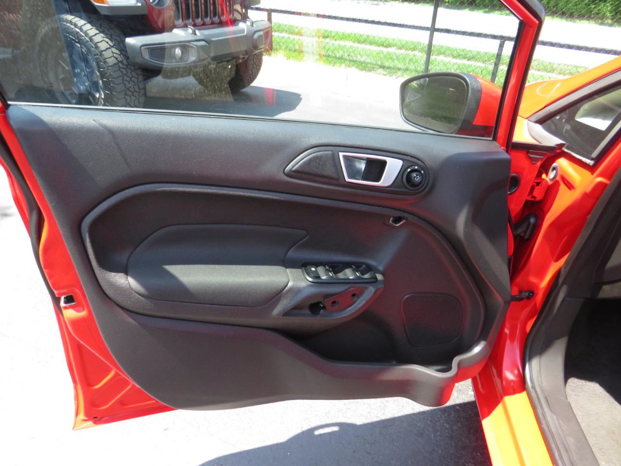 Ford Fiesta 4dr Sdn SE 2015