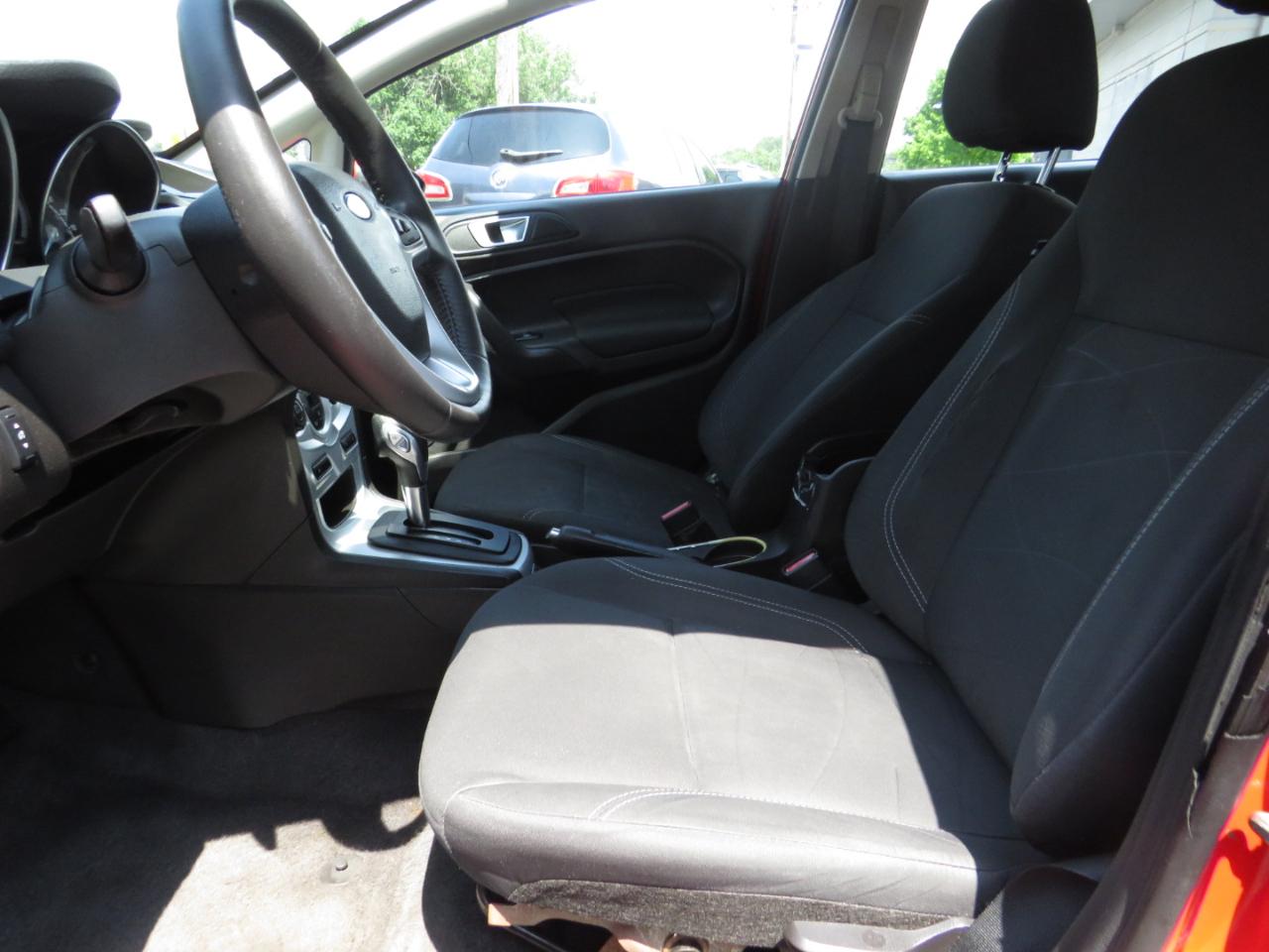 Ford Fiesta 4dr Sdn SE 2015