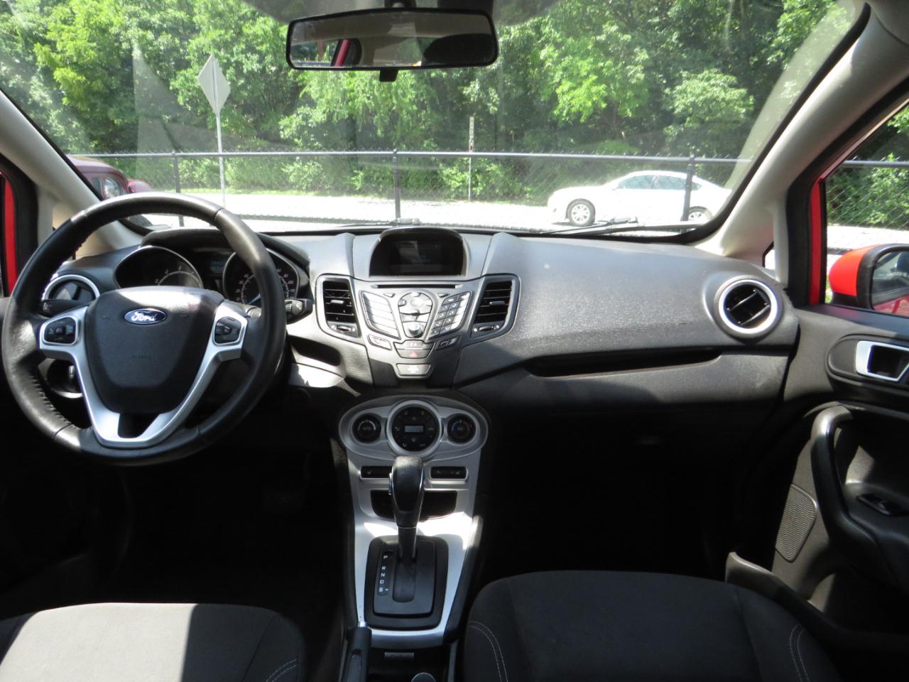 Ford Fiesta 4dr Sdn SE 2015