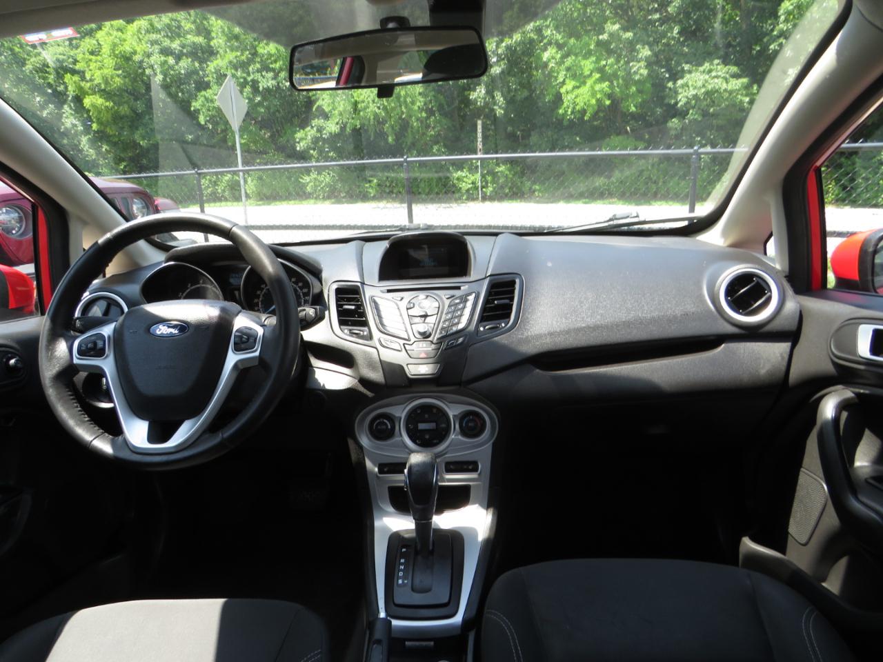 Ford Fiesta 4dr Sdn SE 2015