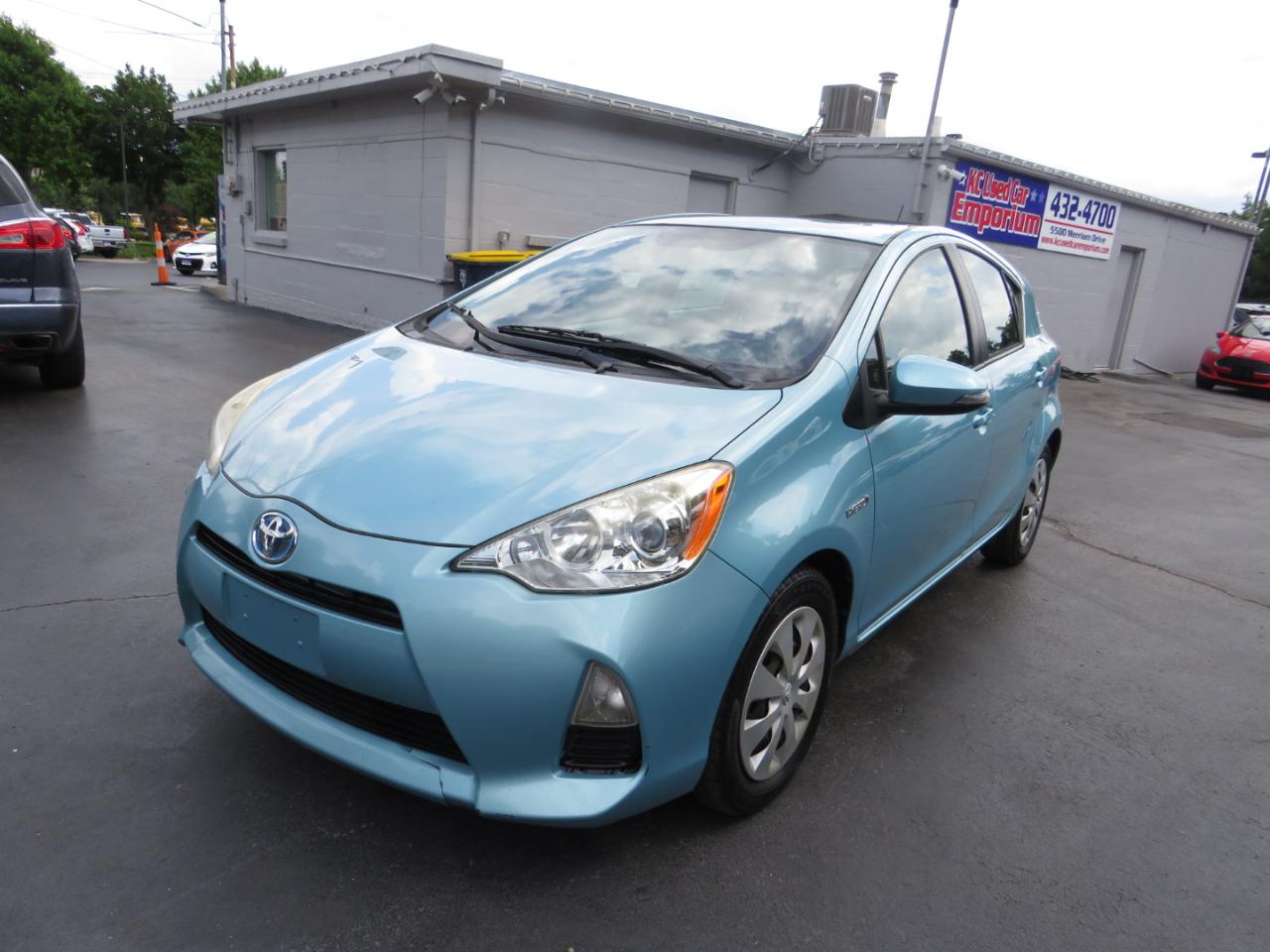 Toyota Prius c 5dr HB Three (Natl) 2014
