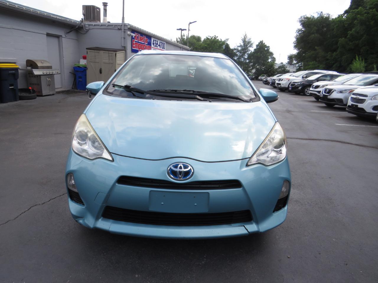 Toyota Prius c 5dr HB Three (Natl) 2014