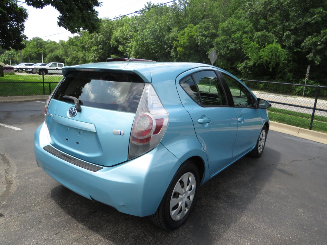 Toyota Prius c 5dr HB Three (Natl) 2014