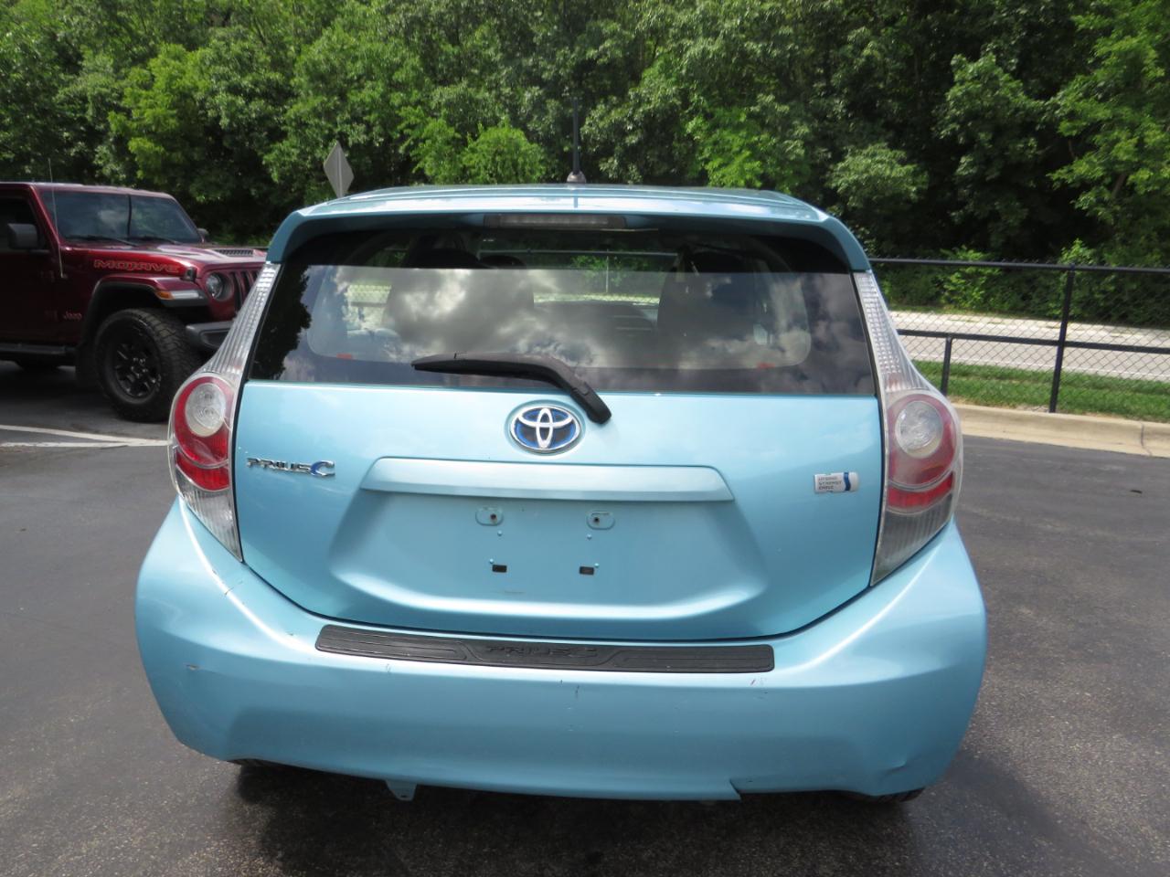 Toyota Prius c 5dr HB Three (Natl) 2014