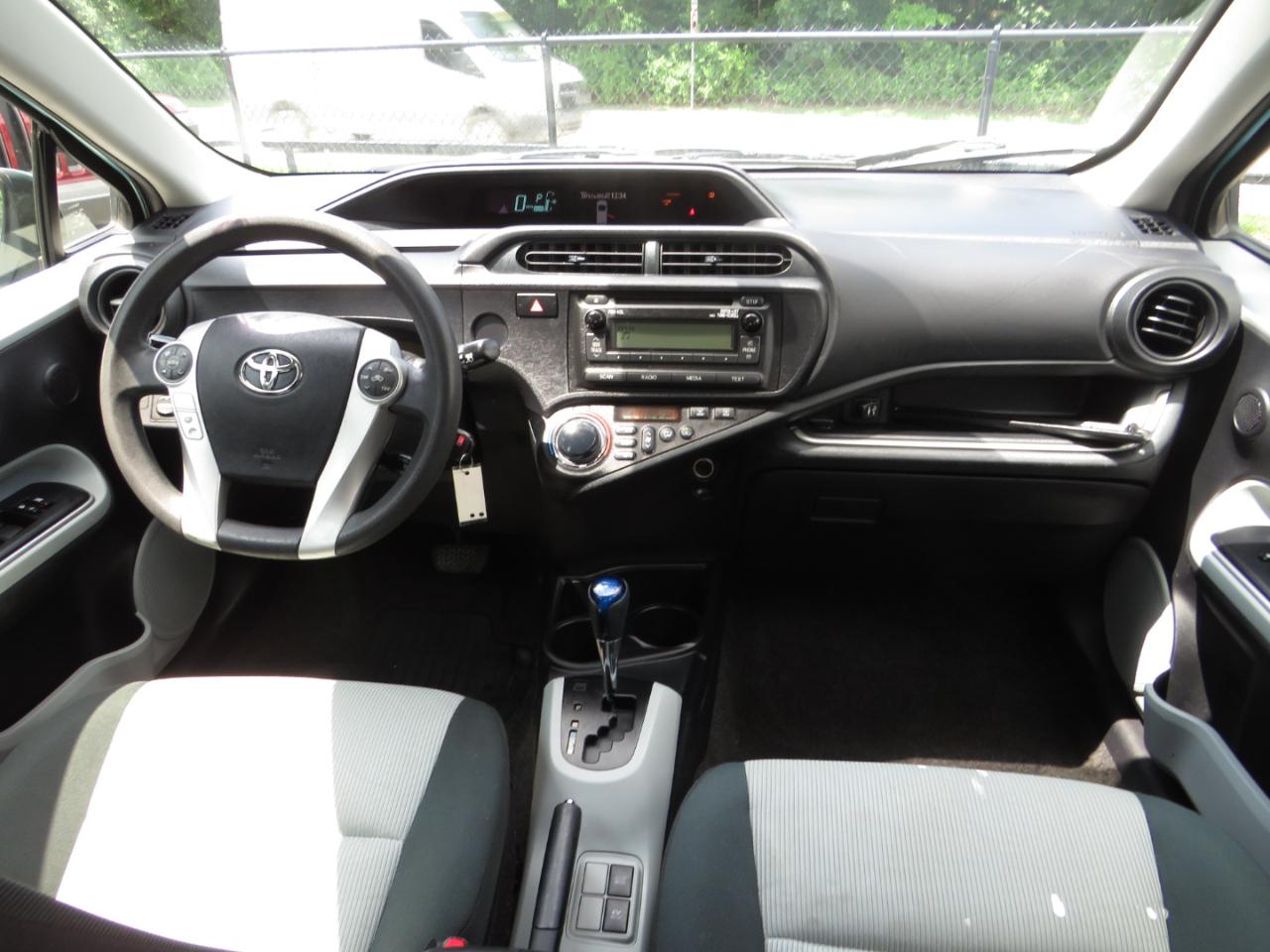 Toyota Prius c 5dr HB Three (Natl) 2014