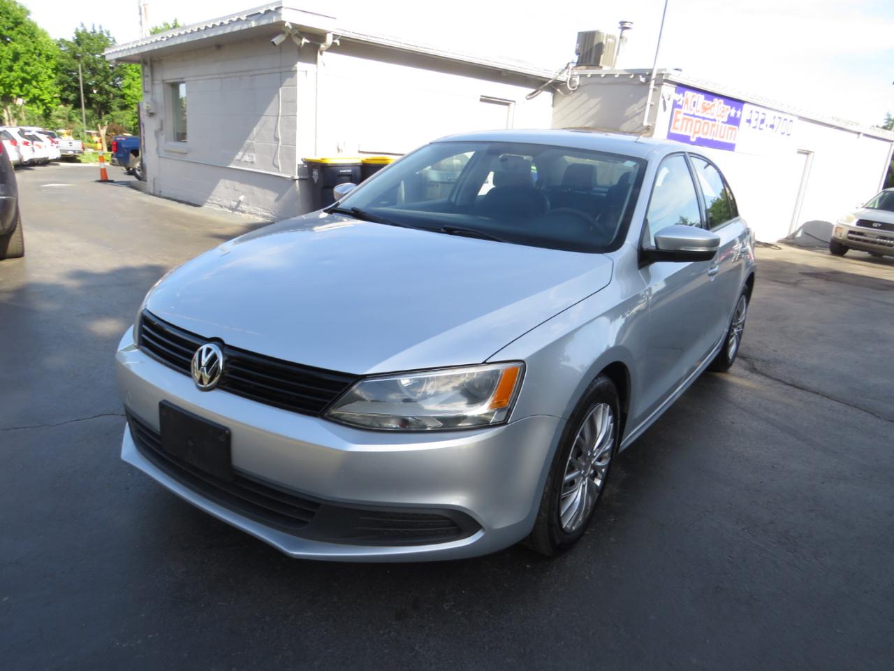 Volkswagen Jetta Sedan 4dr Auto SE PZEV 2014