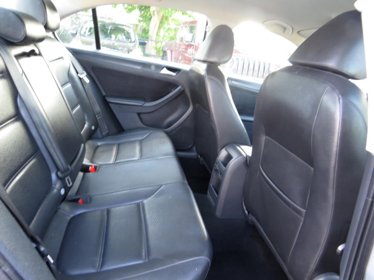 Volkswagen Jetta Sedan 4dr Auto SE PZEV 2014