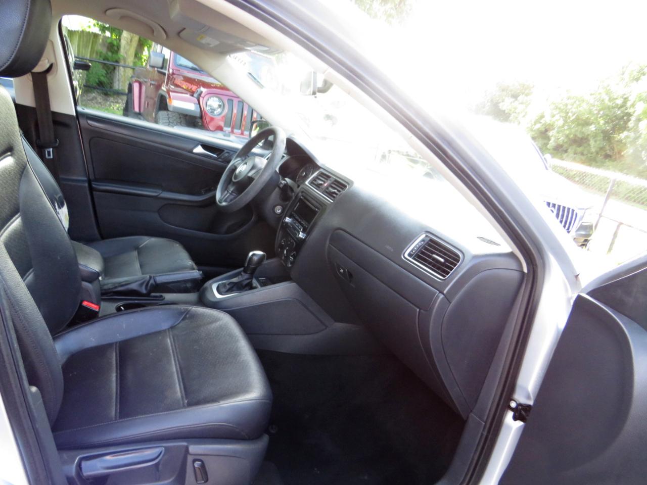 Volkswagen Jetta Sedan 4dr Auto SE PZEV 2014