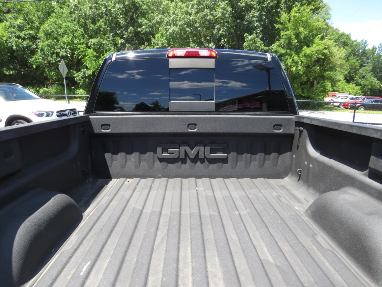 GMC Sierra 1500 4WD Double Cab 143.5" SLT 2017