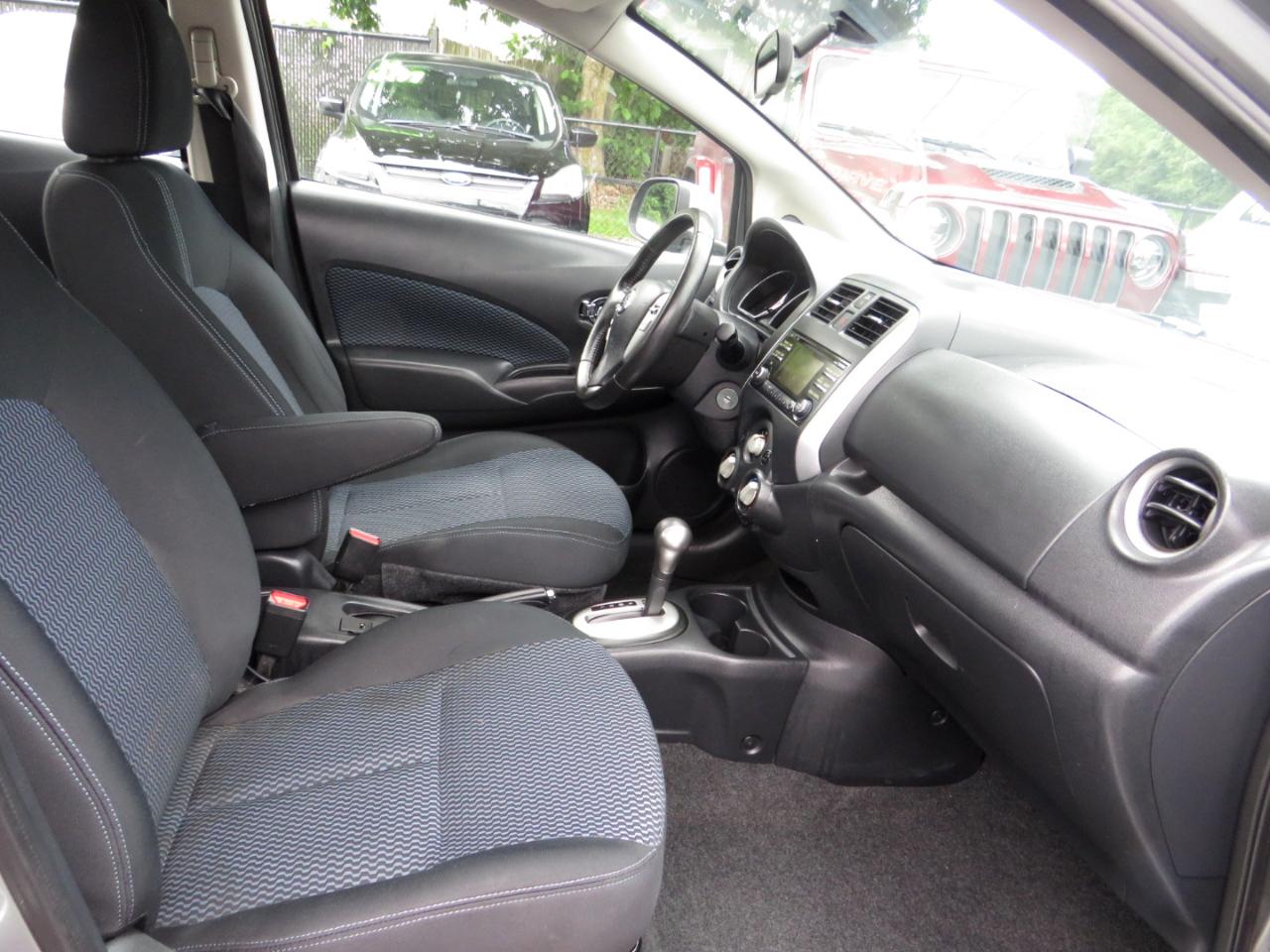 Nissan Versa Note 5dr HB CVT 1.6 SV 2014