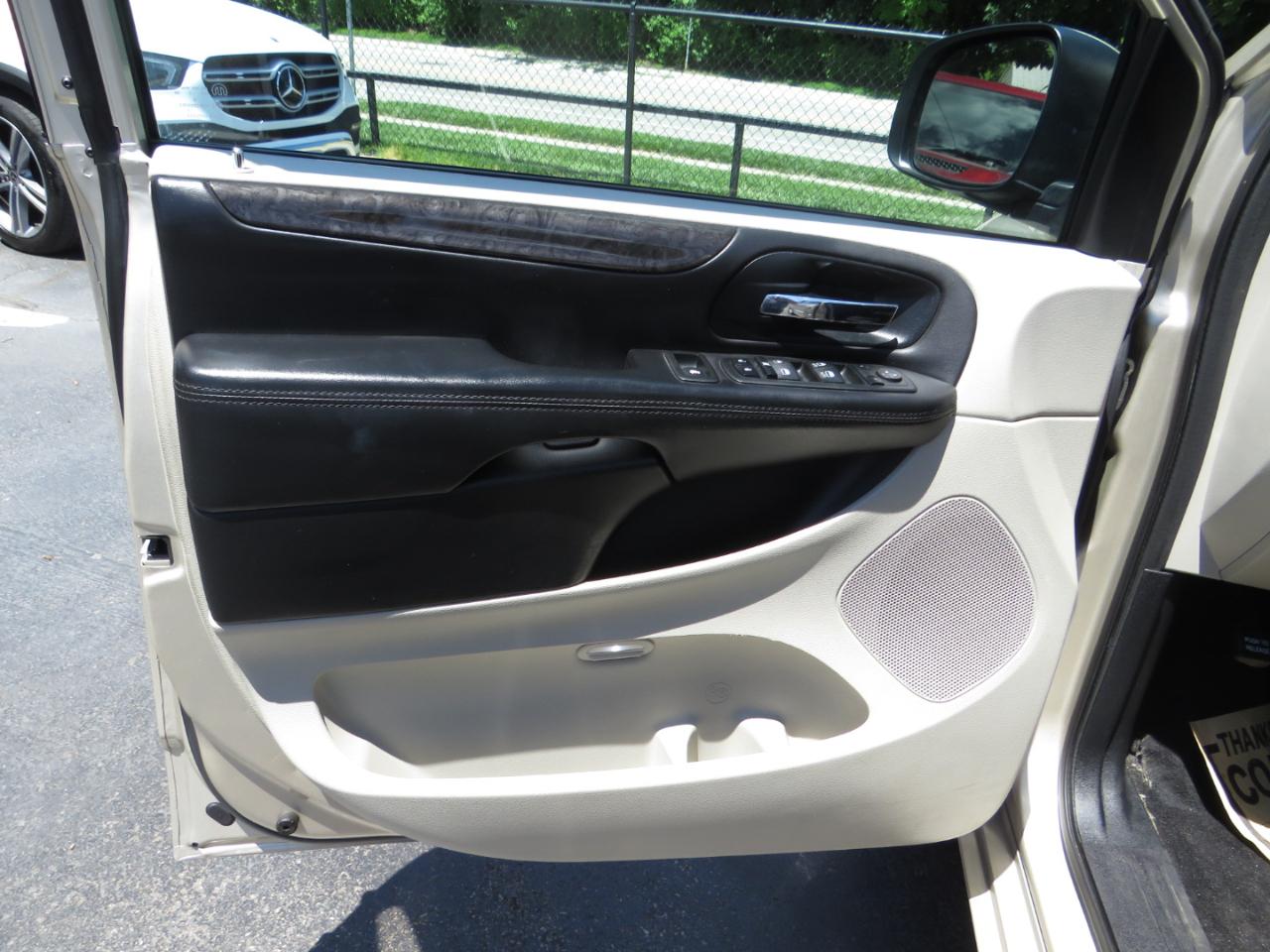 Dodge Grand Caravan 4dr Wgn SXT 2014