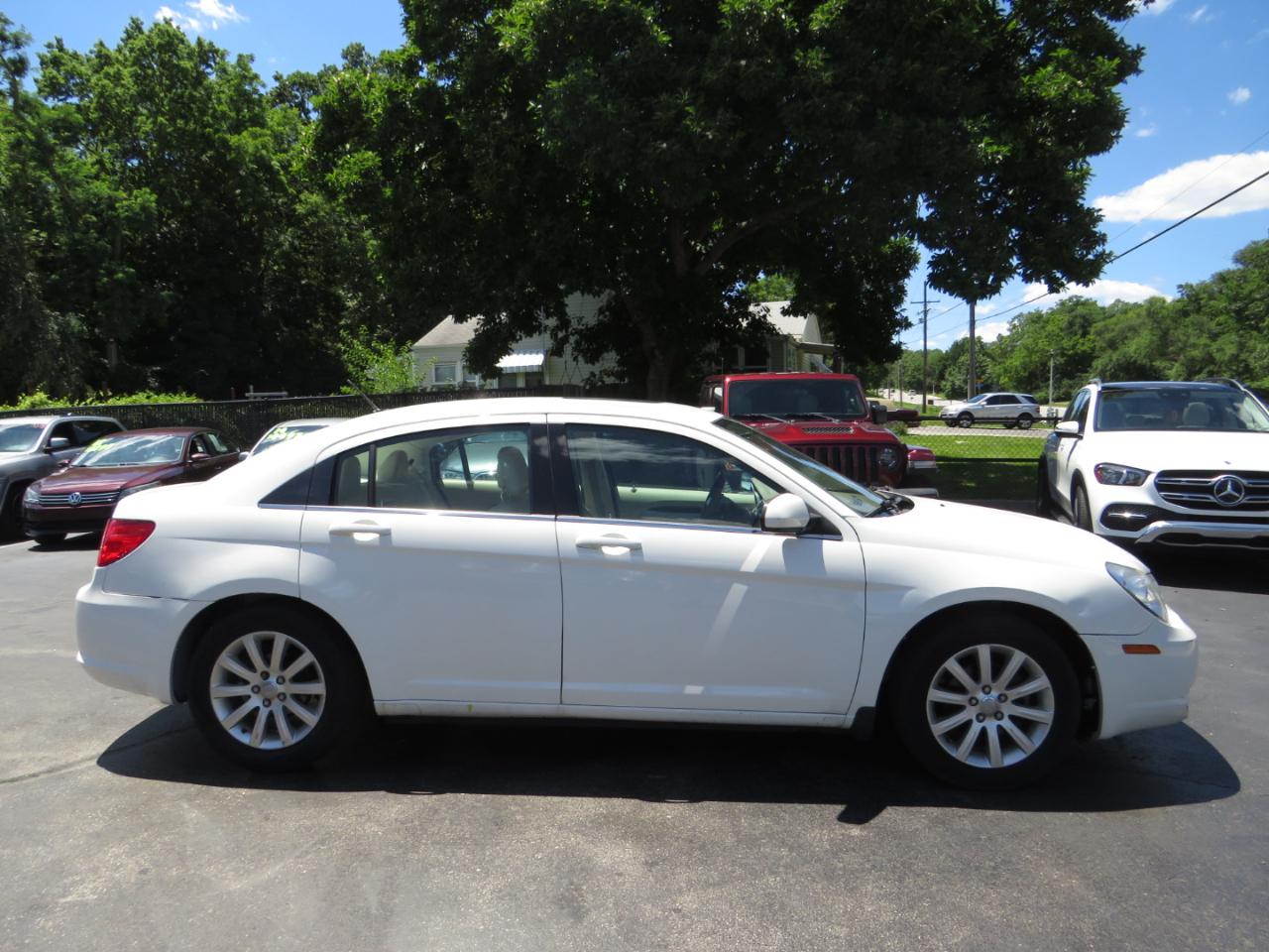 Chrysler Sebring 4dr Sdn Limited 2010