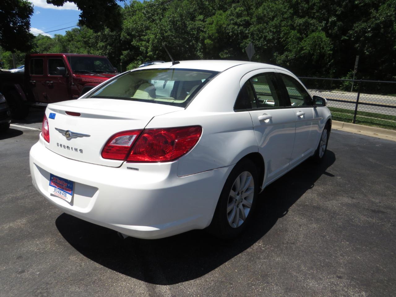 Chrysler Sebring 4dr Sdn Limited 2010
