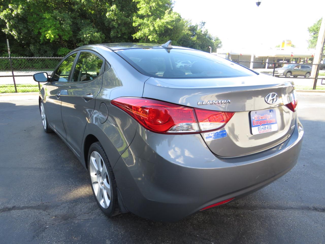 Hyundai Elantra 4dr Sdn Auto Limited (Alabama Plant) 2013