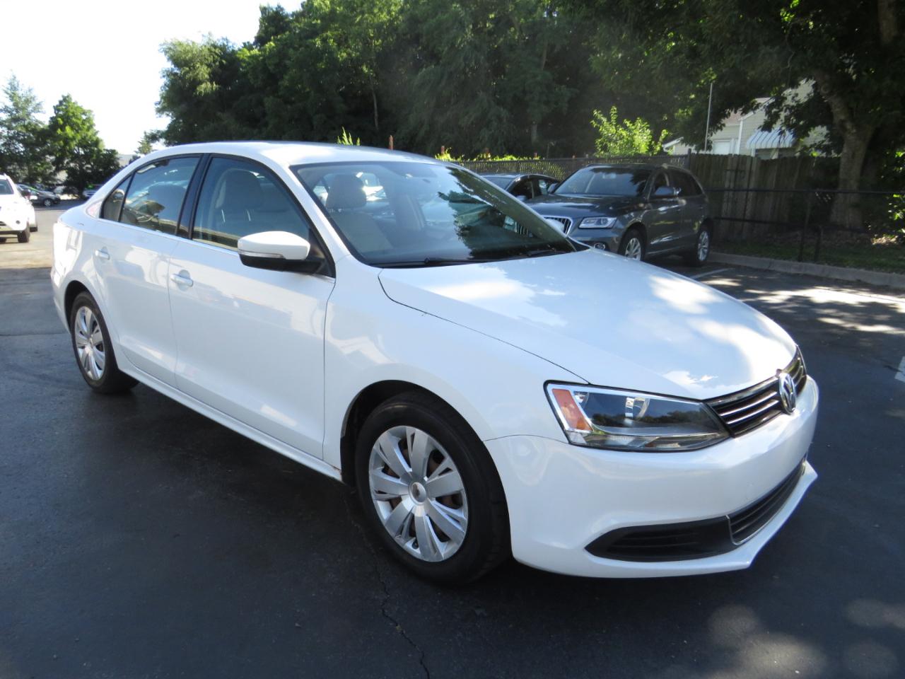 Volkswagen Jetta Sedan 4dr Auto SE PZEV 2013