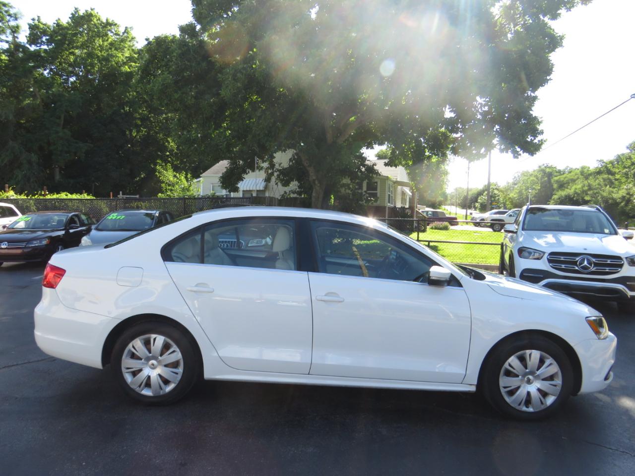 Volkswagen Jetta Sedan 4dr Auto SE PZEV 2013