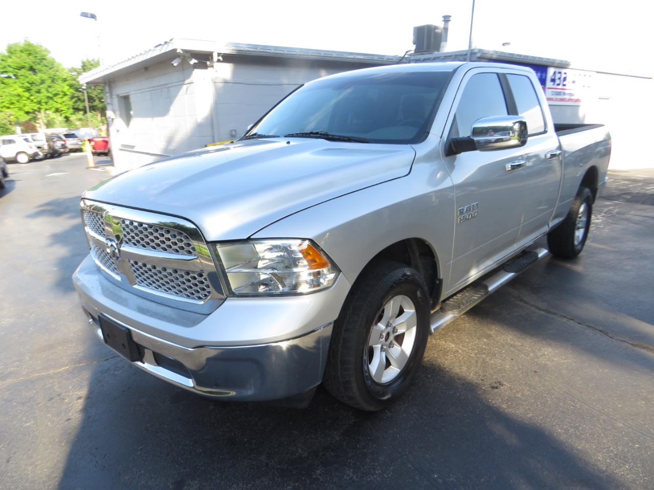 RAM 1500 4WD Quad Cab 140.5" SLT 2013