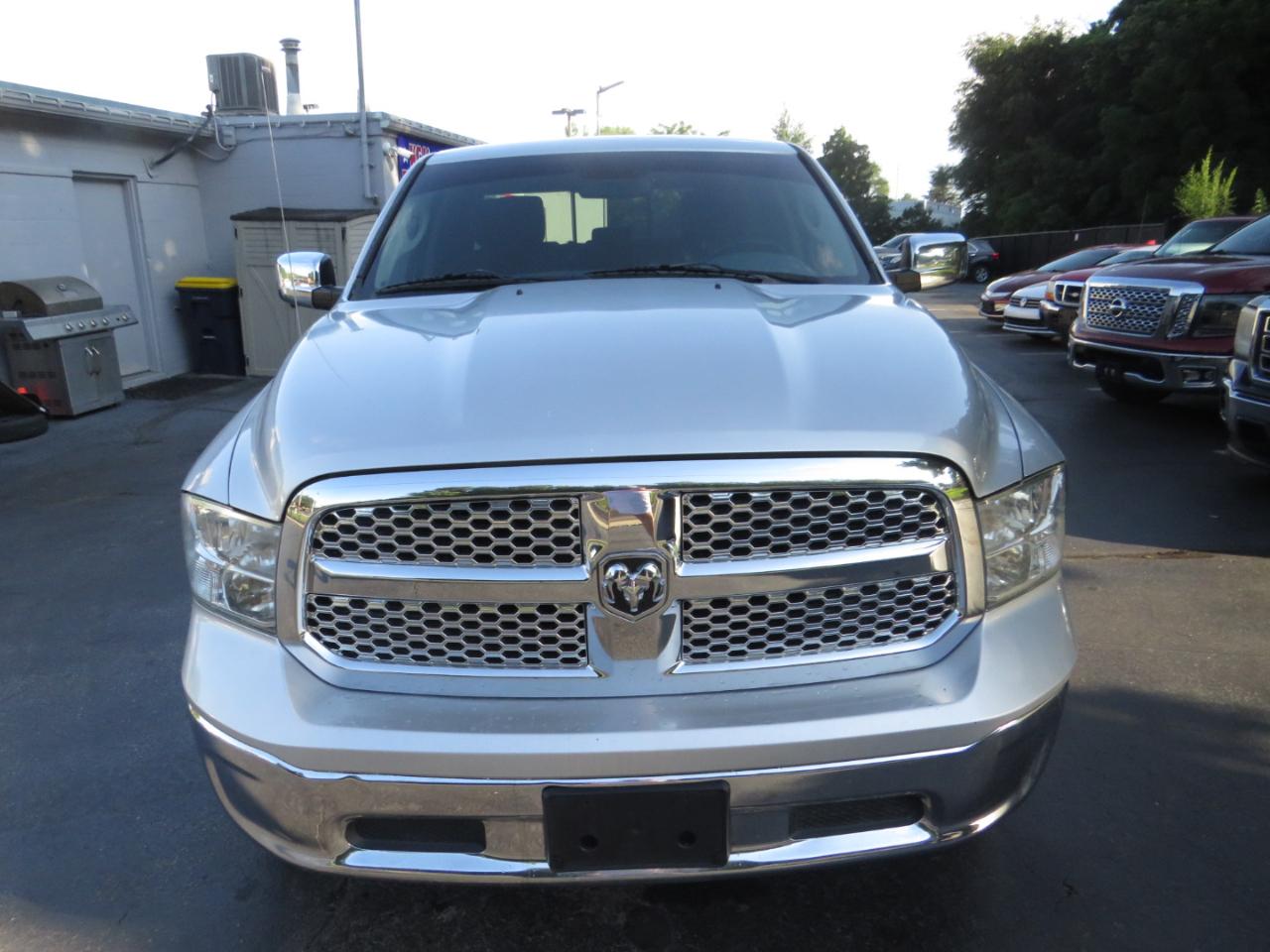RAM 1500 4WD Quad Cab 140.5" SLT 2013