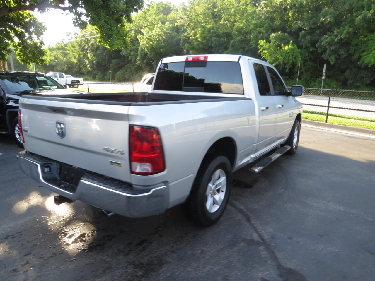 RAM 1500 4WD Quad Cab 140.5" SLT 2013